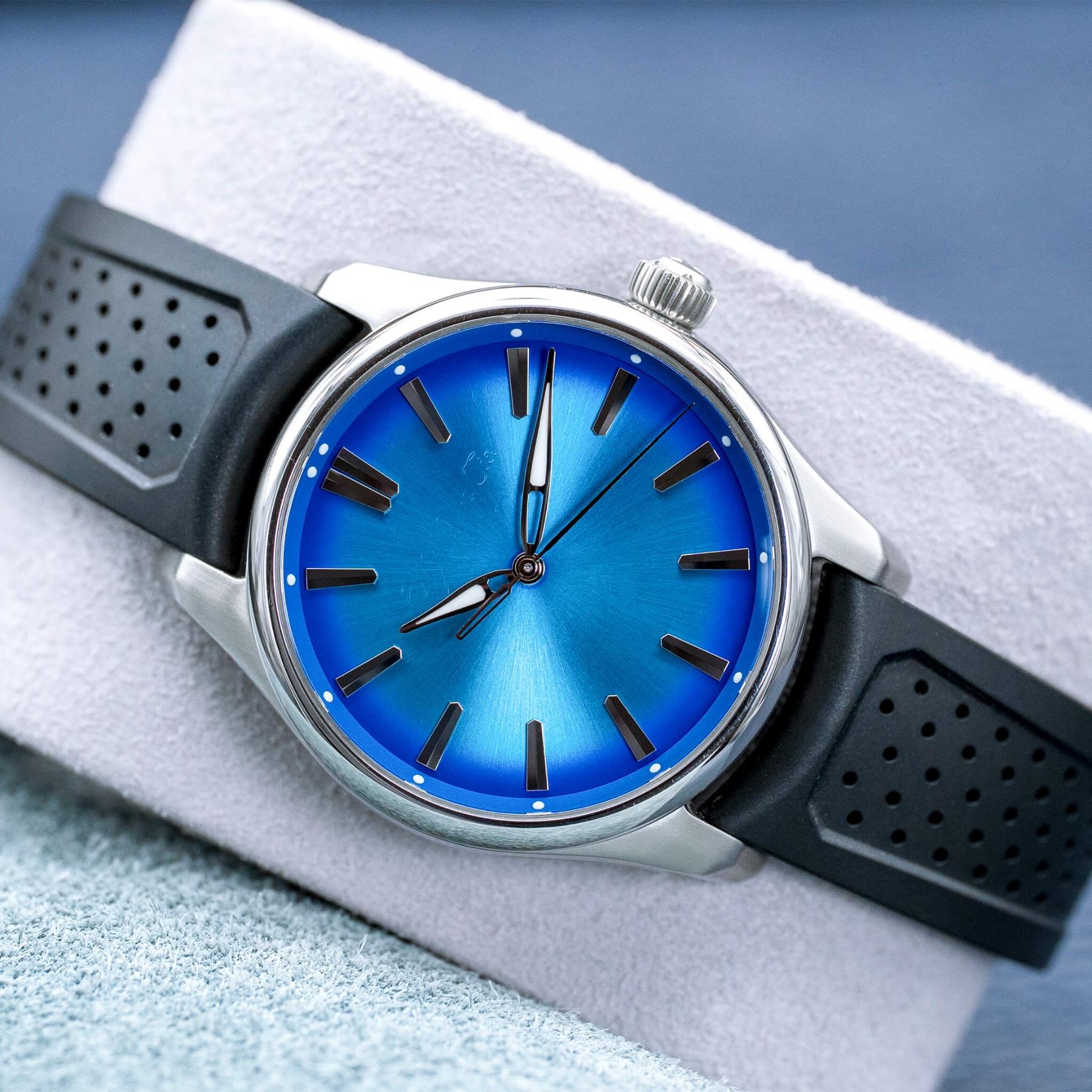 H. Moser & Cie Pioneer 3200-1217 Artic Blue Dial 40mm 2023 Box
